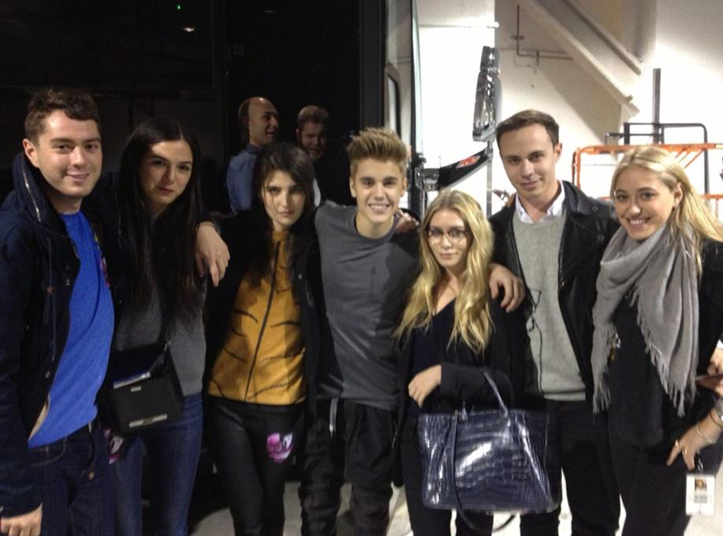 Justin Bieber, Ashley Olsen, Twitter